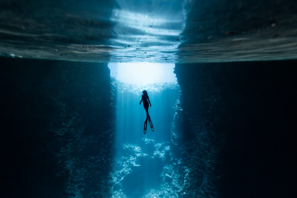 freediver underwater photography